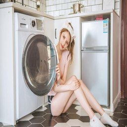 揭秘女主与各种物种啪H农场的神秘世界：探索另类幻想与现实的交织